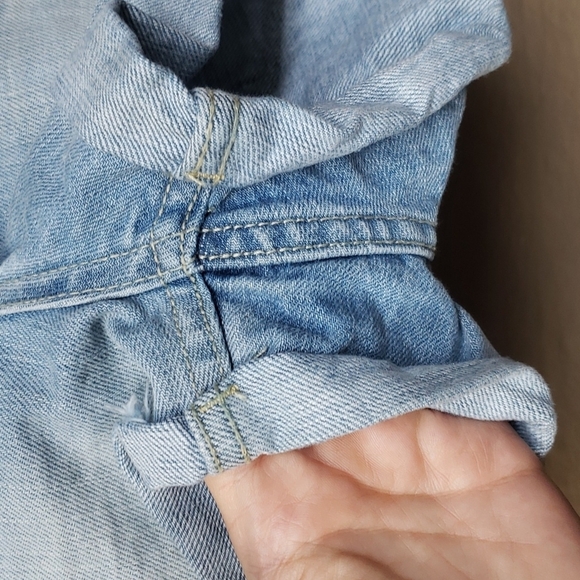 H&M DIVIDED Denim Shorts Cuffed Light Wash Distressed 10 - Picture 5 of 12